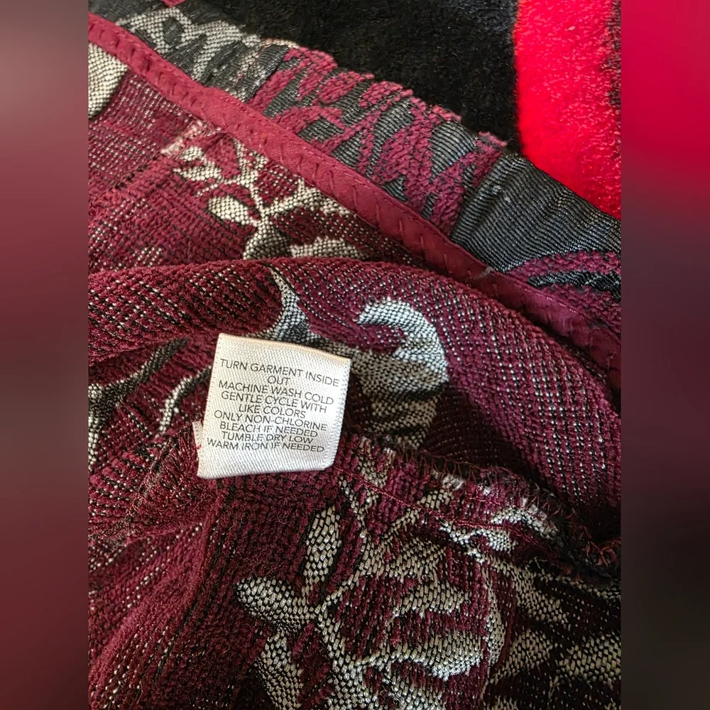 Christopher & Banks Black and Burgundy Floral Sleeveless Blouse - Picture 5 of 6